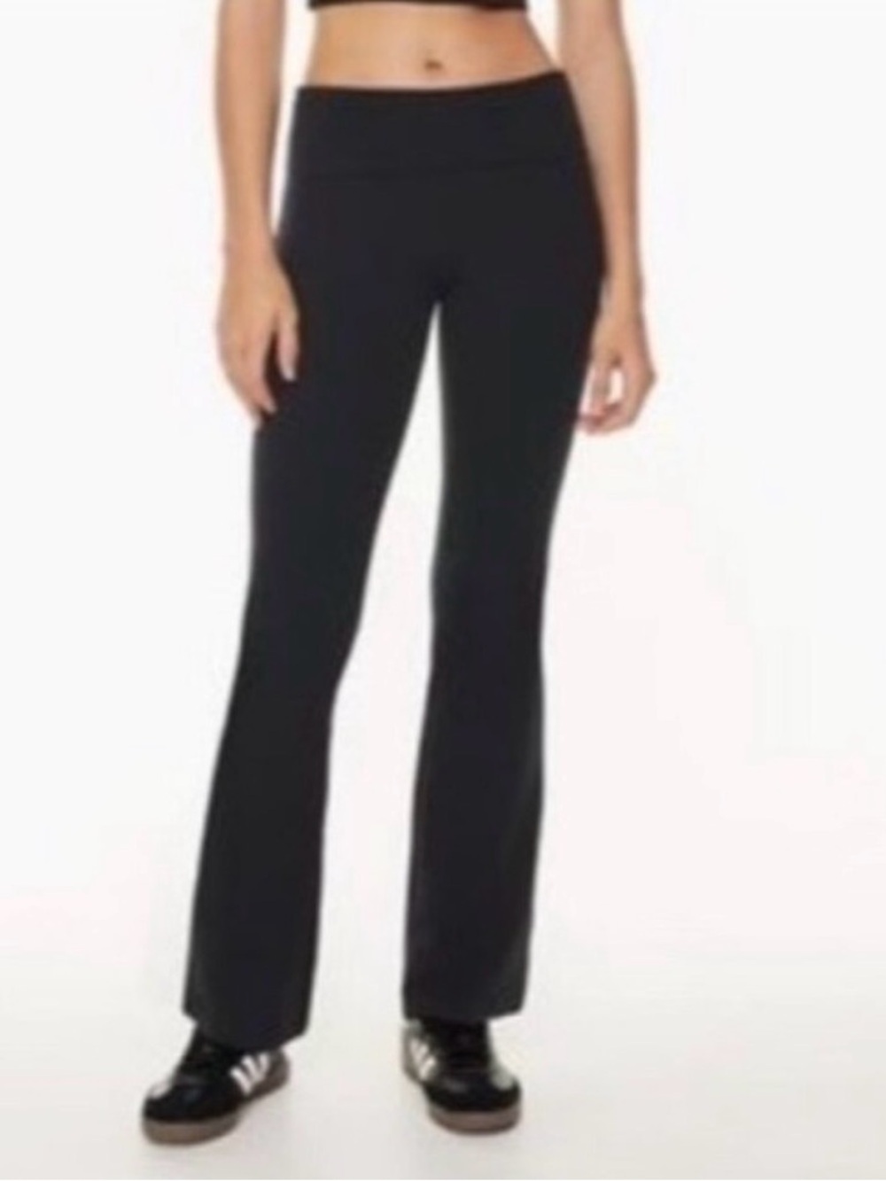 Aritzia Sunday Best Black Bootcut Pull On Stretch Yoga Pants Size Medium